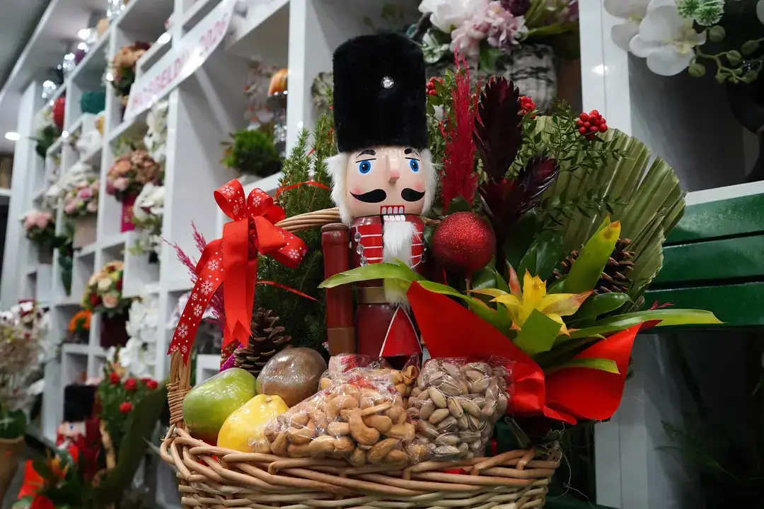 Antalya’da Yılbaşı Sepetleri 3 Bin TL’den Başlıyor 3